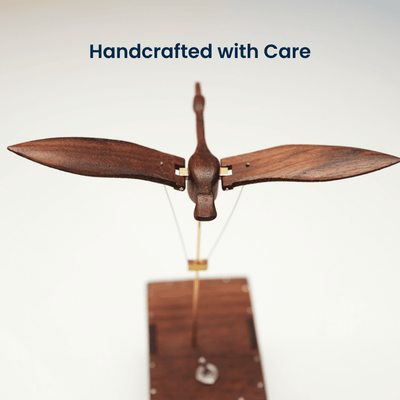 Cisne autómata MarinerPoet™ hecho a mano de nogal