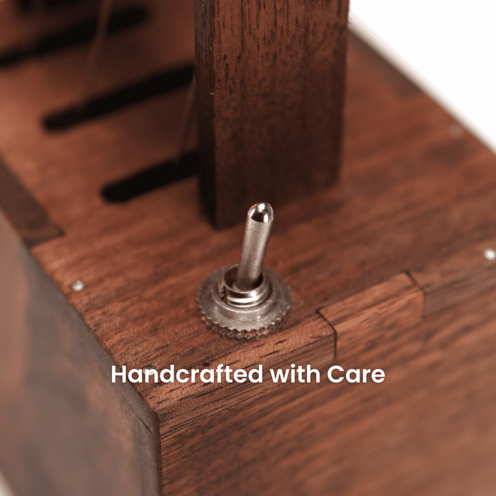 MarinerPoet™ Autómata de Ballena en Nogal Hecho a Mano