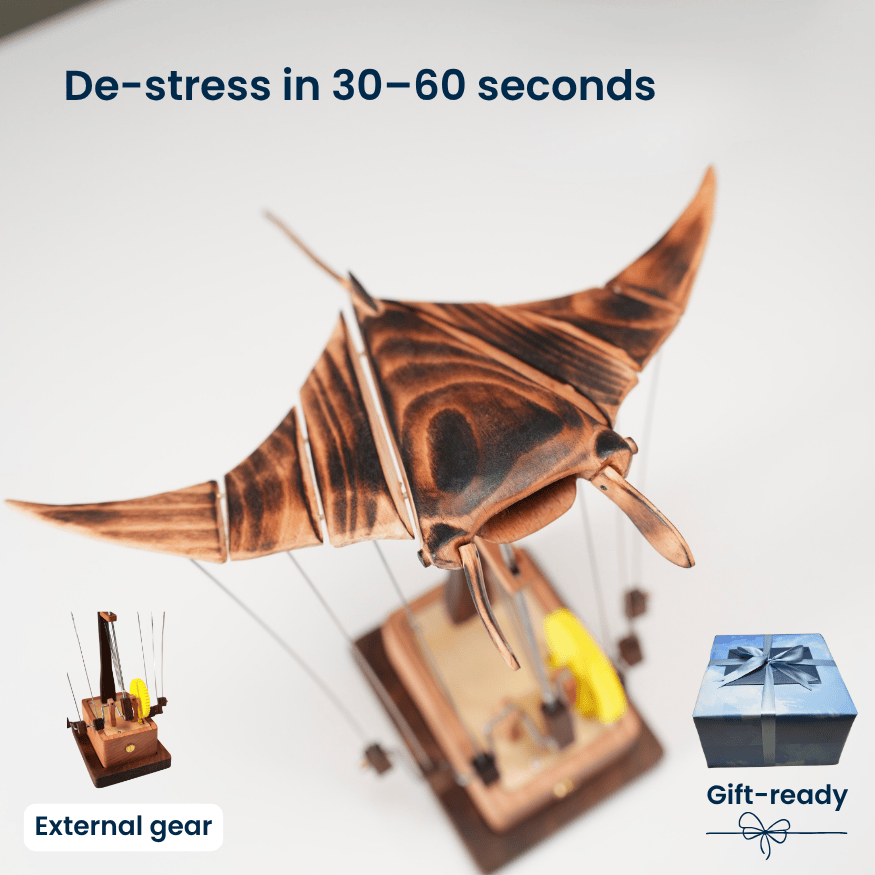 MarinerPoet™ Handgefertigter Holz-Mantarochen-Automat